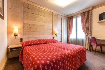 هتل Hôtel Champs Fleuris Morzine