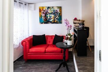 هتل Hôtel Eden Cassis   Parking Privé