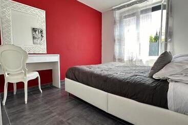 هتل Hôtel Eden Cassis   Parking Privé