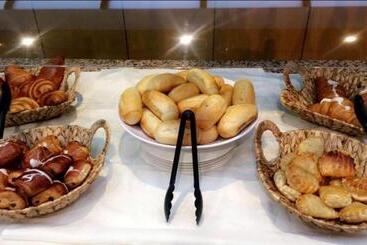 ホテル Hôtel Restaurant De L Europort