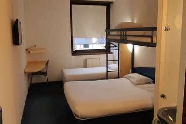 هتل Kyriad Direct Montauban Centre