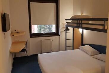 هتل Kyriad Direct Montauban Centre
