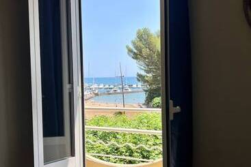 هتل La Calanque