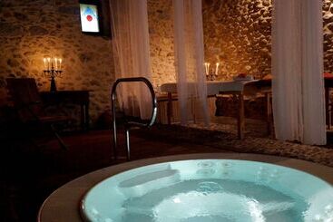 هتل Logis   Chateau De Beauregard