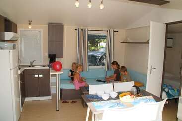 استراحتگاه Camping Les Cigales