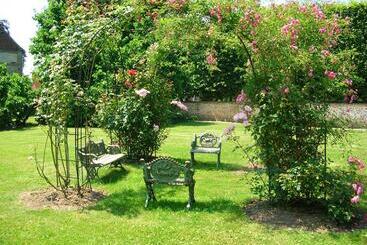 تختخواب و صبحانه Chateau D  Emalleville