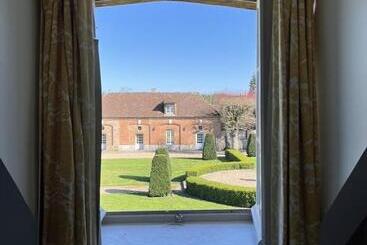 تختخواب و صبحانه Chateau D  Emalleville