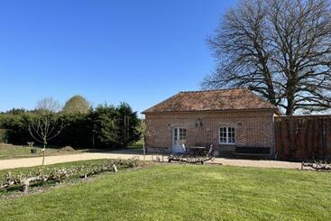 تختخواب و صبحانه Chateau D Emalleville