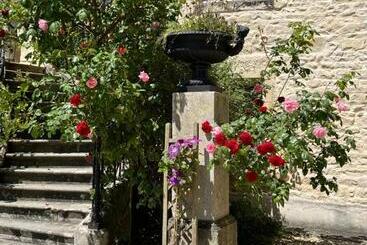 تختخواب و صبحانه Chateau Du Four De Vaux