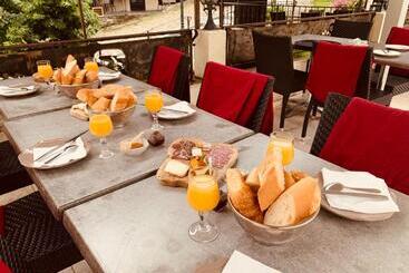 تختخواب و صبحانه Hôtel U Passa Tempu