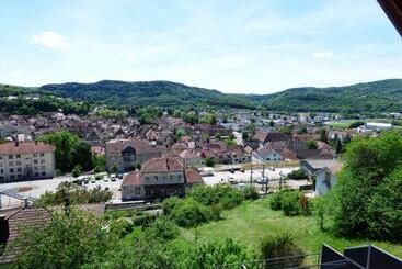 تختخواب و صبحانه La Colline Aux Yeux Doubs