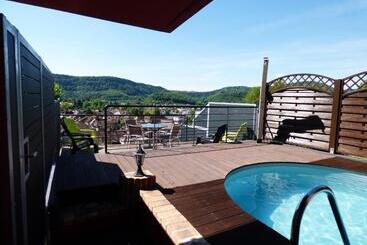 تختخواب و صبحانه La Colline Aux Yeux Doubs