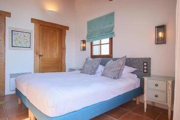 تختخواب و صبحانه La Maison Tamarin