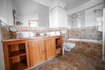 تختخواب و صبحانه La Maison Tamarin