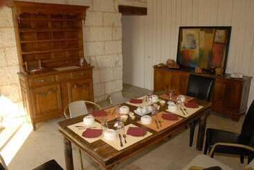 تختخواب و صبحانه Les Pierres D Aurèle Chambres D Hôtes