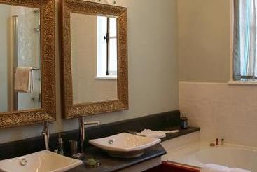 تختخواب و صبحانه Maison D Hôtes La Corne D Or
