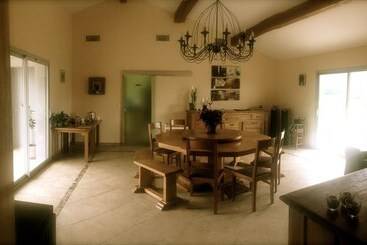 تختخواب و صبحانه Relais De L Alsou