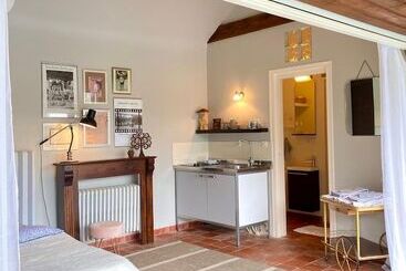 تختخواب و صبحانه Villa Tourelle