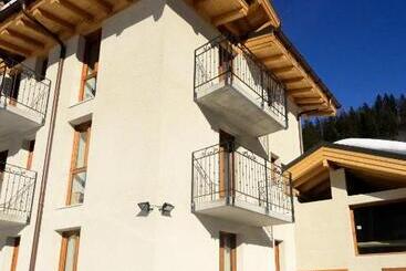 Chalet Hotel La Tarine