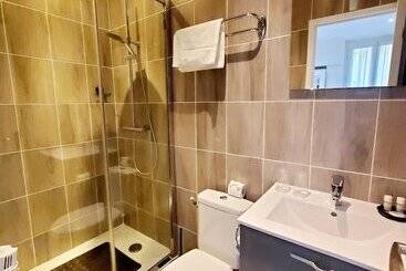 هتل Logis Hôtel Belle Etoile Vichy