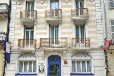 هتل Logis Hôtel Belle Etoile Vichy