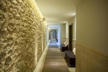 هتل Domaine De Verchant & Spa   Relais & Châteaux