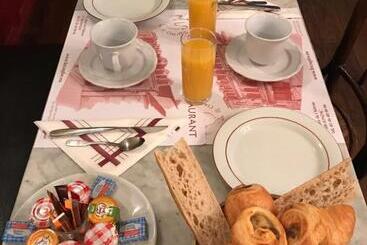 هتل Hostellerie Du Coq D'or