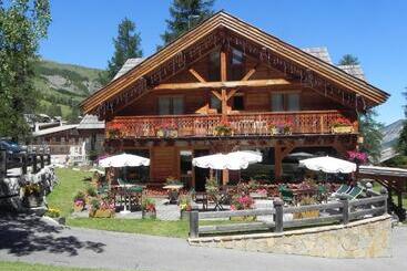 هتل Chalet Hôtel L Ecureuil
