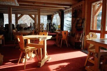 هتل Chalet Hôtel L Ecureuil