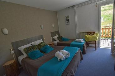 هتل Hôtel La Mayt