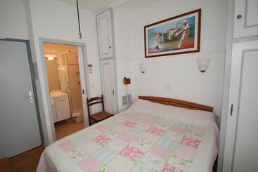 هتل Hôtel Le Magenta