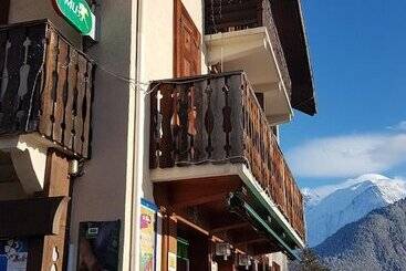 هتل Hôtel Le Tourisme