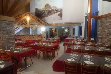 هتل Hôtel Les écrins