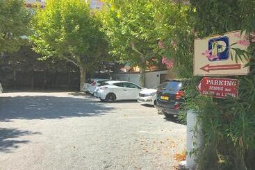 هتل L Oasis