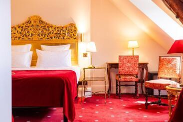 هتل Le Manoir Saint Thomas