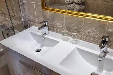 هتل Le Manoir Saint Thomas