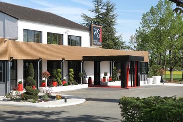 هتل Relais Saint Jacques  Chateauroux