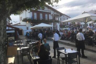 هتل Restaurant Elissaldia