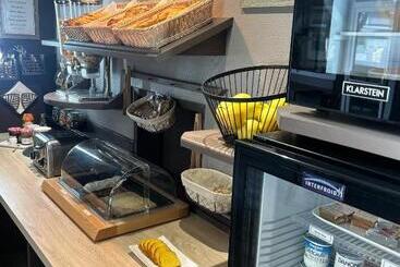 هتل Wood Inn Bordeaux Aeroport