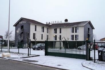 هتل Wood Inn Bordeaux Aeroport