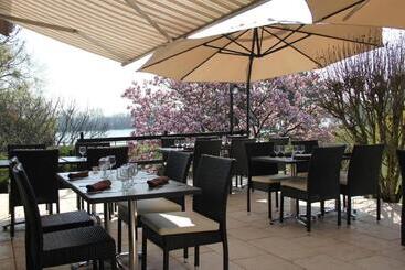 مُتل Logis Hôtel Restaurant La Vieille Ferme, Mâcon Nord