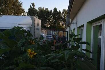 M&r Hostel