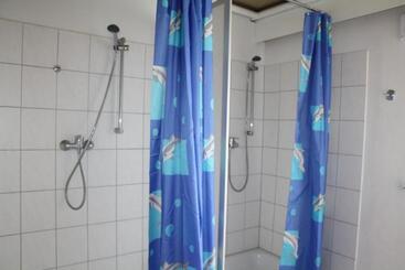 M&r Hostel