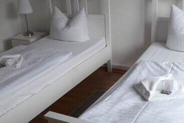 Gz Hostel Bornheim