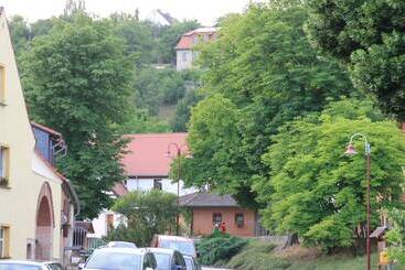 هتل Garni Zum Rebstock