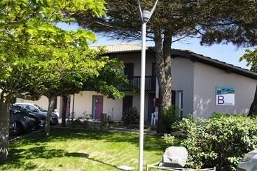 استراحتگاه Village Vacances Le Junka