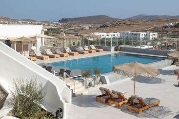 Alexandros Mykonos