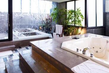 Allur Boutique Motelkao Hsiung Branch