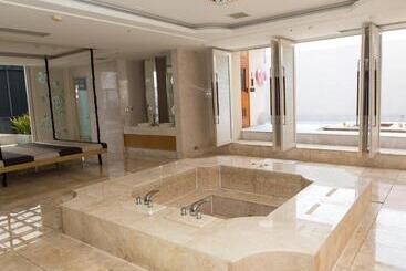 Allur Boutique Motelkao Hsiung Branch