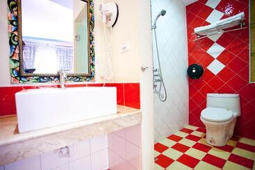 تختخواب و صبحانه Millennium Inn